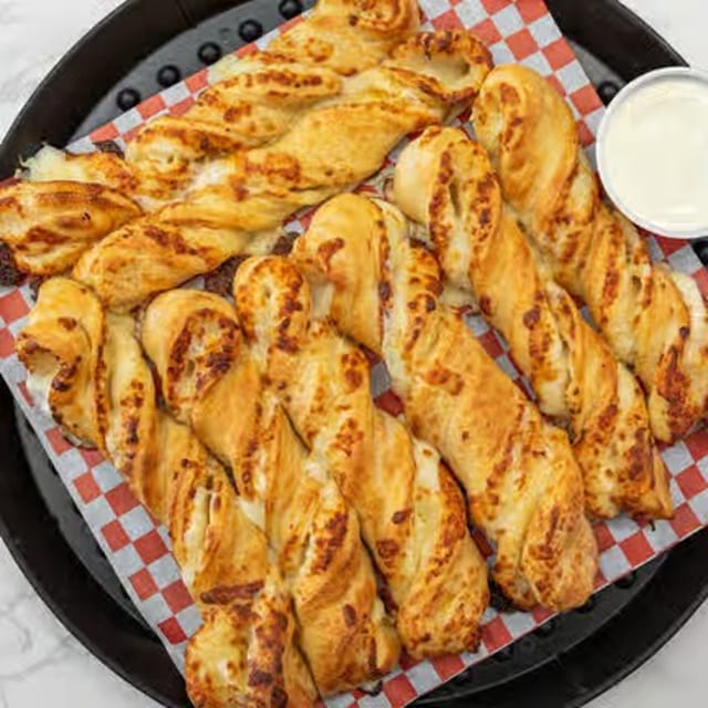 Garlic / cheese.