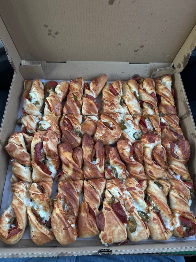 Garlic cheese toppings.