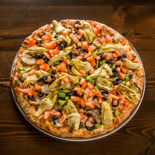 Garlic vegetarian pizza.