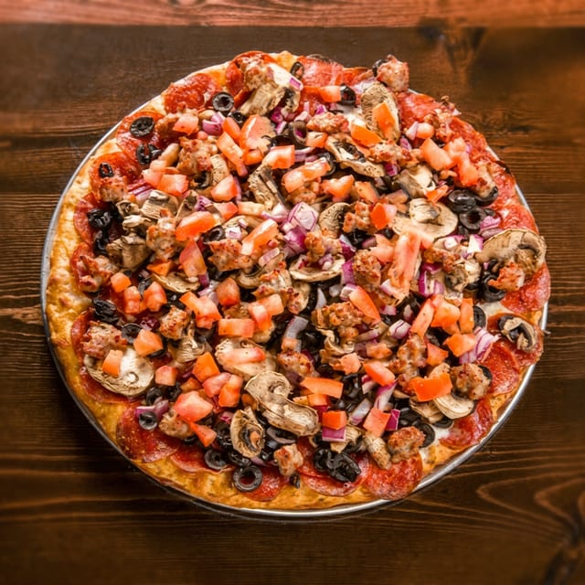 Garlic combination pizza.